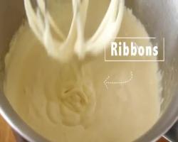 How to Make Vanilla Génoise with Buttercream Frosting Recipe Video