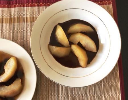 Sake Poached Pears w/ Wasabi Chocolate Sauce Cooking Recipe