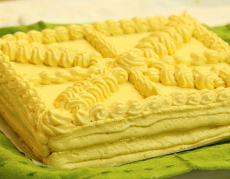 Vanilla Génoise (sponge cake) w/ Buttercream Frosting Baking Recipe
